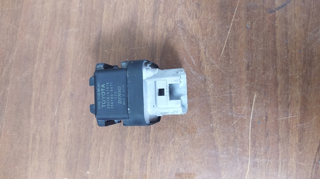 Relê das velas de incandescência Toyota Corolla