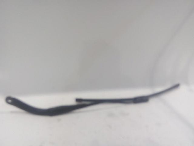 Braço de limpa-pára-brisas do pára-brisas Dacia Logan 2 L8_