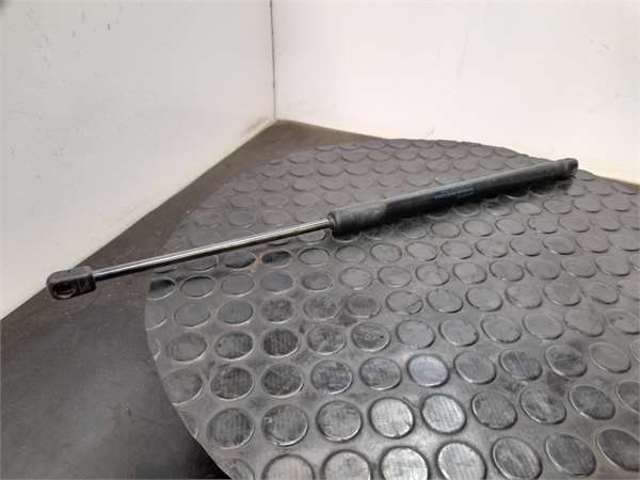 298823359 PORSCHE Амортизатор капота купить в Чернигов