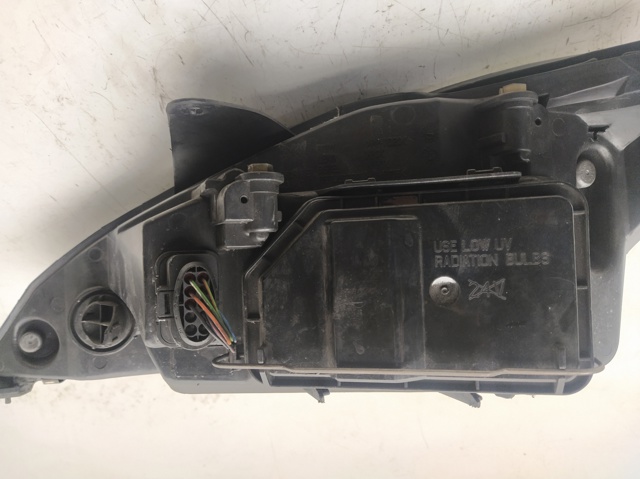 FORD 2M5113W029BE Правая фара в наличии Одесса