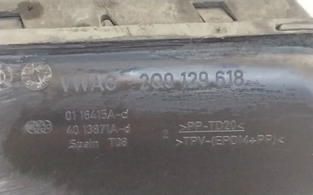 2Q0129618 VAG Впускной патрубок воздушного фильтра купить в Ужгород