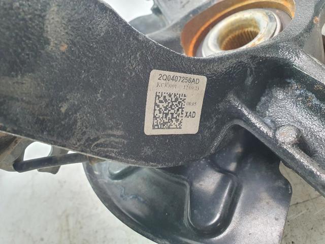 VAG 2Q0407256AD Цапфа передняя правая в наличии Ровно