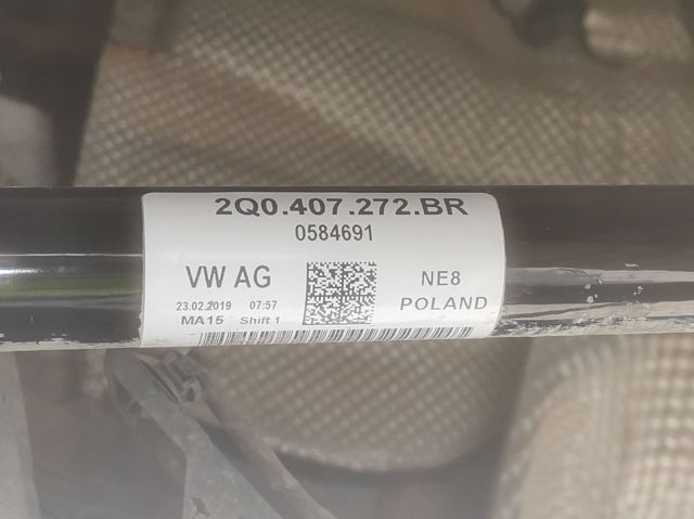 VAG 2Q0407272BR Полуось (привод) передняя правая в наличии Кривой Рог