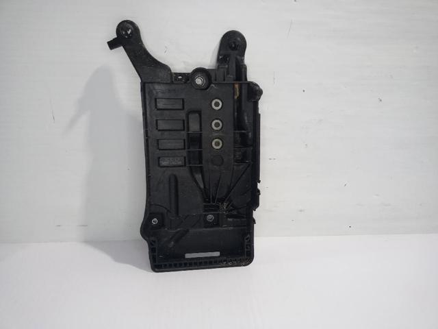 2Q0915331 VAG Подставка аккумулятора купить в Чернигов