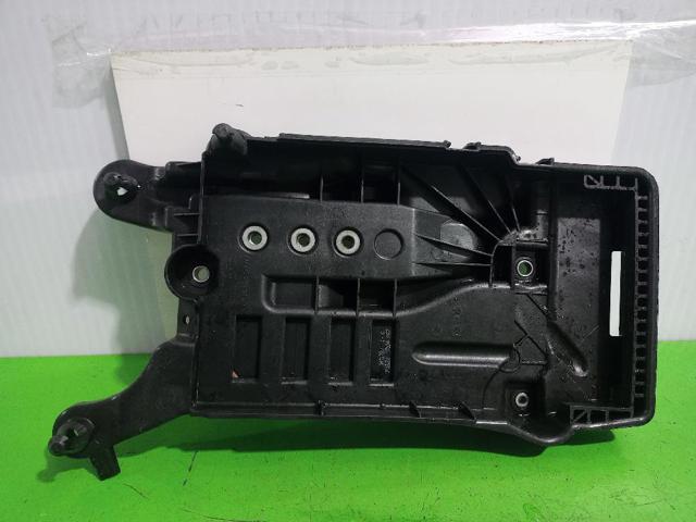 2Q0915331 Подставка аккумулятора купить Кривой Рог