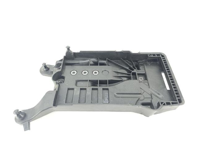 2Q0915331 Подставка аккумулятора купить Чернигов