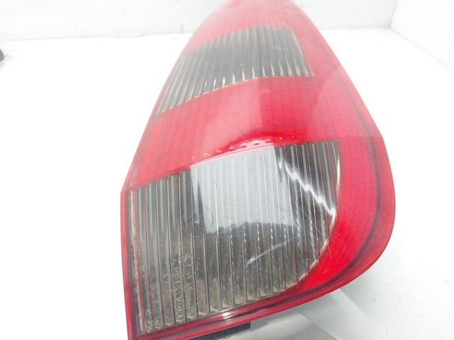 Lanterna traseira direita para Ford Fiesta V 1.4 16V FXJB 2S6113A602BG