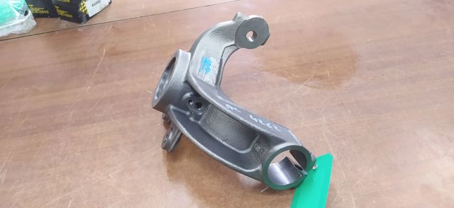 FORD 2T143K185BJ Цапфа передняя правая в наличии Хмельницкий