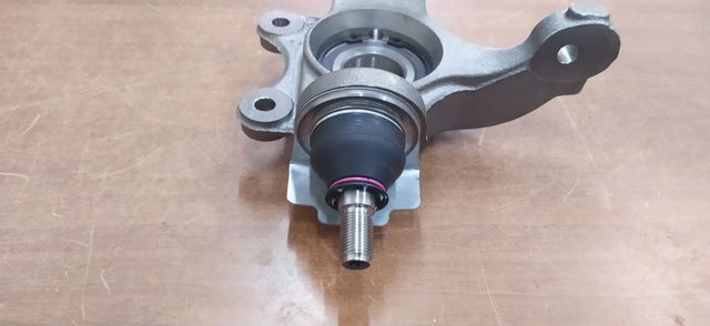 FORD 2T143K185BJ Цапфа (поворотный кулак) передний правый в наличии Ирпень