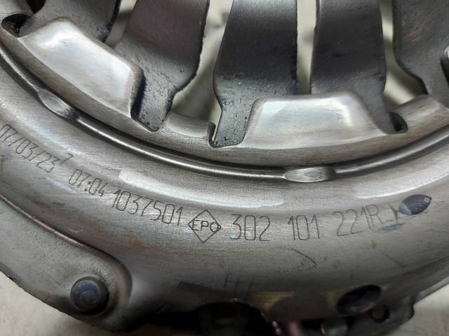 RENAULT 301012218R Комплект сцепления в наличии Черновцы