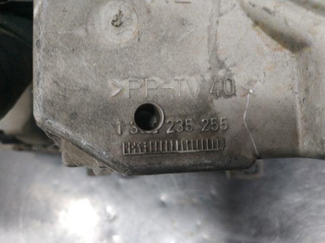 301048302 VAG Правая фара купить в Николаев