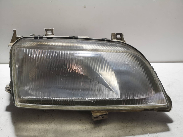 VAG 301048302 Правая фара в наличии Каменское