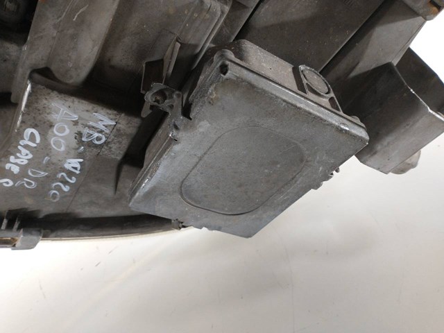 MERCEDES 301153272 Правая фара в наличии Ирпень