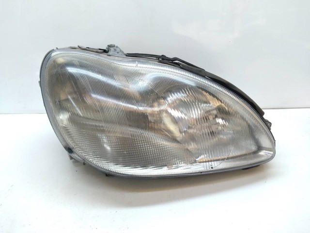 301153272 MERCEDES Правая фара купить в Ирпень