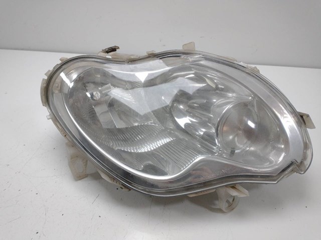 301169202 MERCEDES Правая фара купить в Чернигов