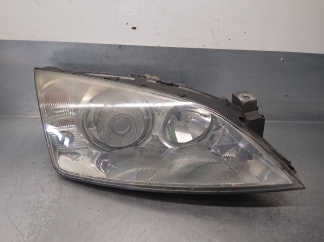 FORD 301174272 Правая фара в наличии Запорожье