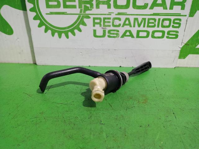 306100394R Главный цилиндр сцепления купить Днепр