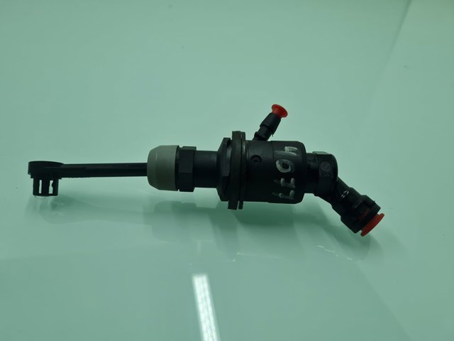 NISSAN 306101KB0B Главный цилиндр сцепления в наличии Николаев