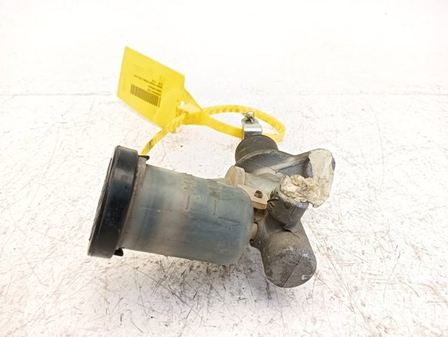 NISSAN 306107F00A Цилиндр сцепления главный в наличии Житомир