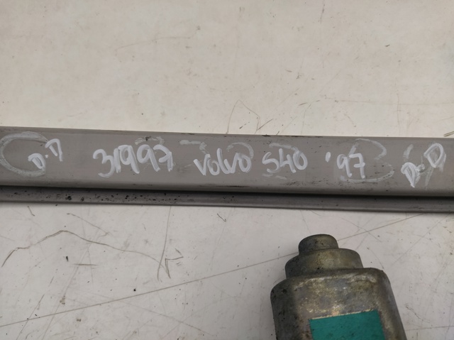 Mecanismo de acionamento de vidro da porta dianteira direita 30623449 VOLVO