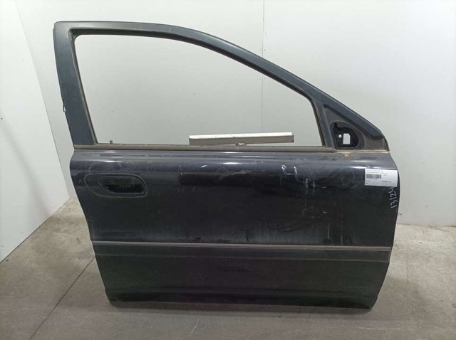 VOLVO 30649110 Дверь передняя правая в наличии Украина