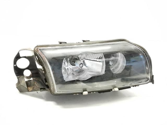 VOLVO 30655902 Фара правая в наличии Чернигов