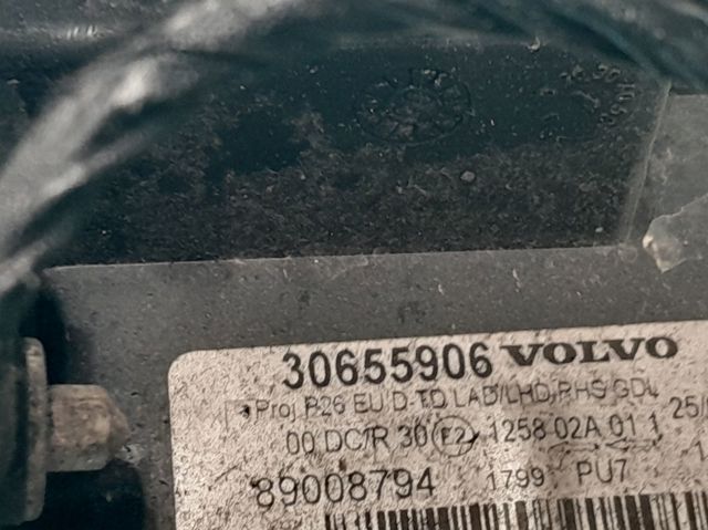 30655906 VOLVO Правая фара купить в Кривой Рог