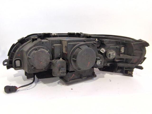 VOLVO 30655906 Фара правая в наличии Украина