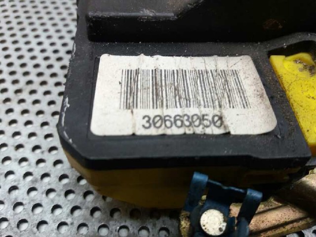 VOLVO 30663050 Замок двери задней правой в наличии Житомир