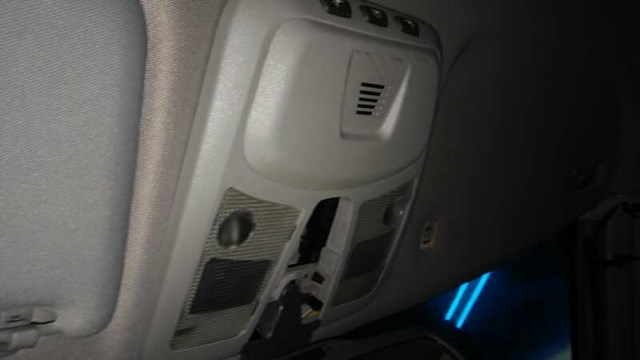 Luz interior para Volvo V70 II 2.4 D5 AWD D5244T4 30669623