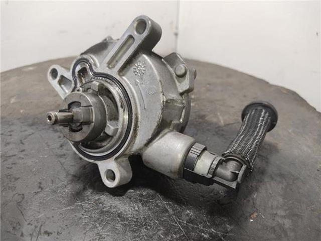 VOLVO 30677904 Насос вакуумный в наличии Хмельницкий