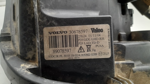 VOLVO 30678597 Фара правая в наличии Черновцы