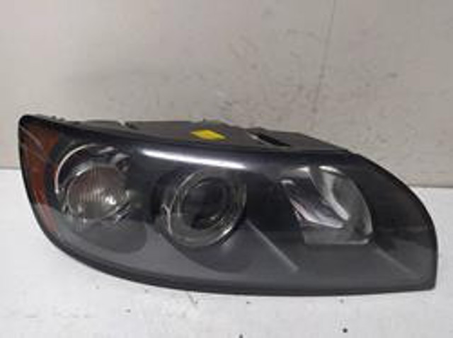 Luz direita 30678899 Volvo