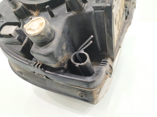 VOLVO 30698813 Левая фара в наличии Львов