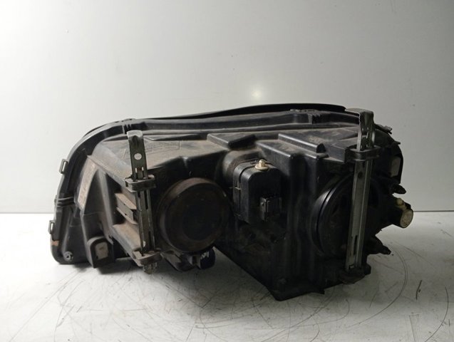 VOLVO 30698814 Фара правая в наличии Чернигов