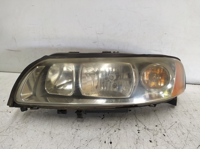 VOLVO 30698835 Левая фара в наличии Черновцы