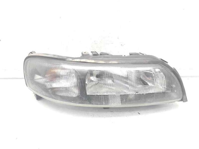 VOLVO 30698840 Правая фара в наличии Харьков