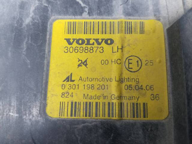 VOLVO 30698873 Фара правая в наличии Житомир