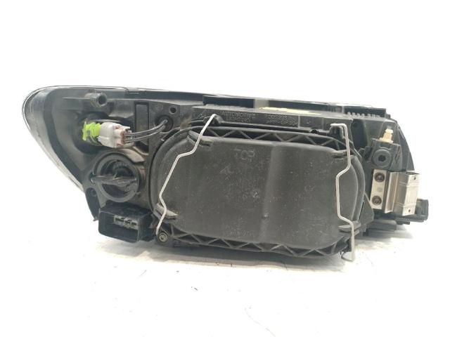 VOLVO 30698873 Фара правая в наличии Хмельницкий