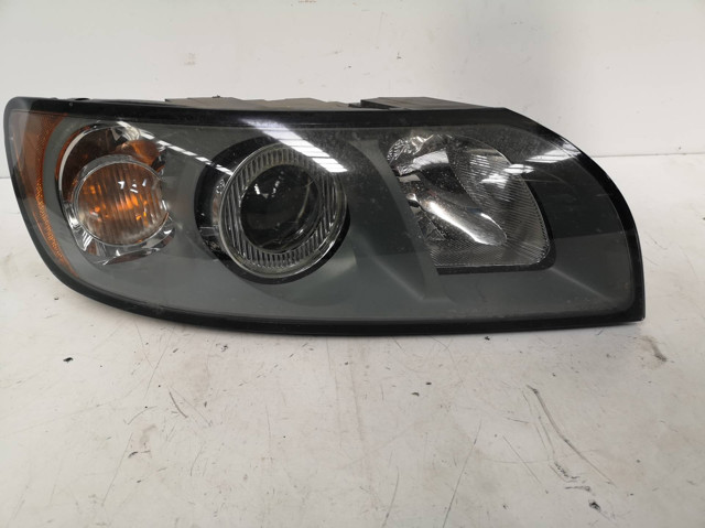 VOLVO 30698886 Правая фара в наличии Сумы