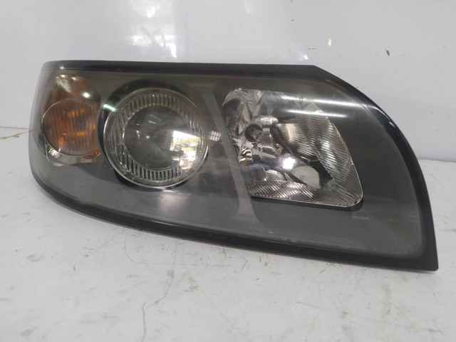 VOLVO 30698886 Правая фара в наличии Винница