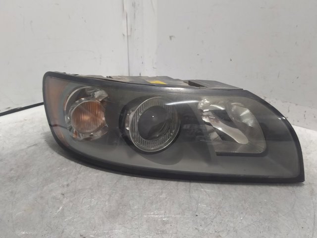VOLVO 30698886 Фара правая в наличии Чернигов