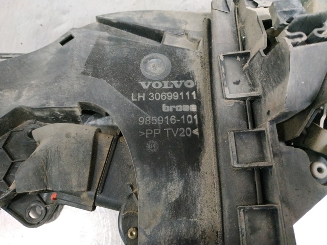 VOLVO 30699111 Держатель наружной ручки двери задней левой в наличии Львов