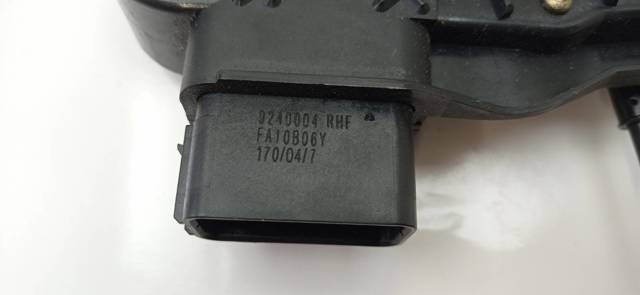 VOLVO 30699447 Замок передней правой двери в наличии Житомир