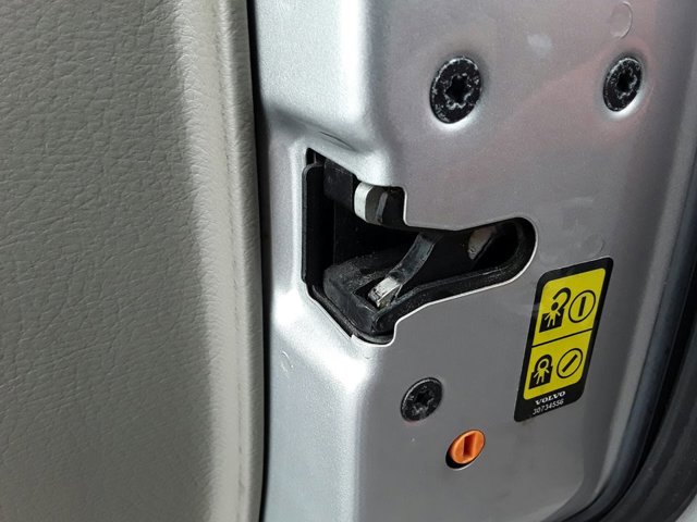 Bloqueio da porta traseira direita para Volvo XC90 I D3/D5 D5244T5 30699756