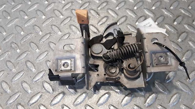 VOLVO 30716530 Замок капота в наличии Ужгород