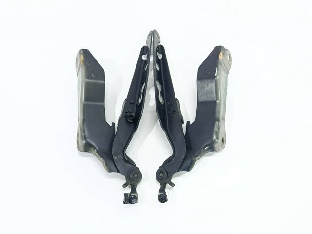 30716883 VOLVO Петля капота правая купить в Ужгород