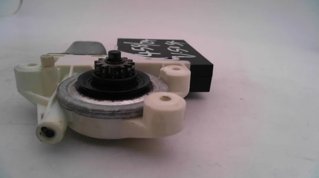 30724935 VOLVO Мотор стеклоподъемника двери передней левой купить в Ужгород
