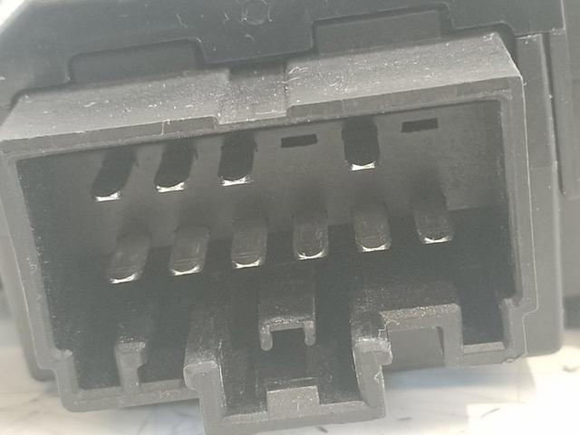 VOLVO 30737519 Кнопочный блок управления стеклоподъемником передний правый в наличии Одесса
