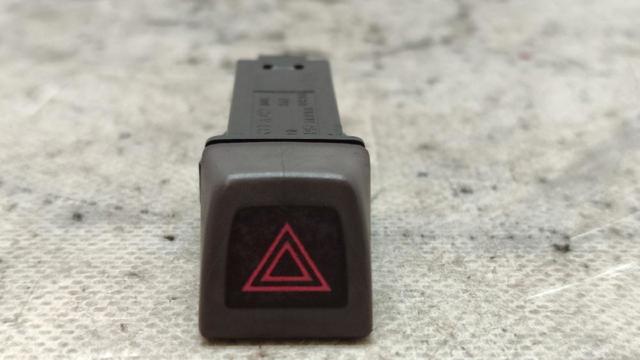 Botão de ativação do sinal de emergência Volvo S40 2 MS